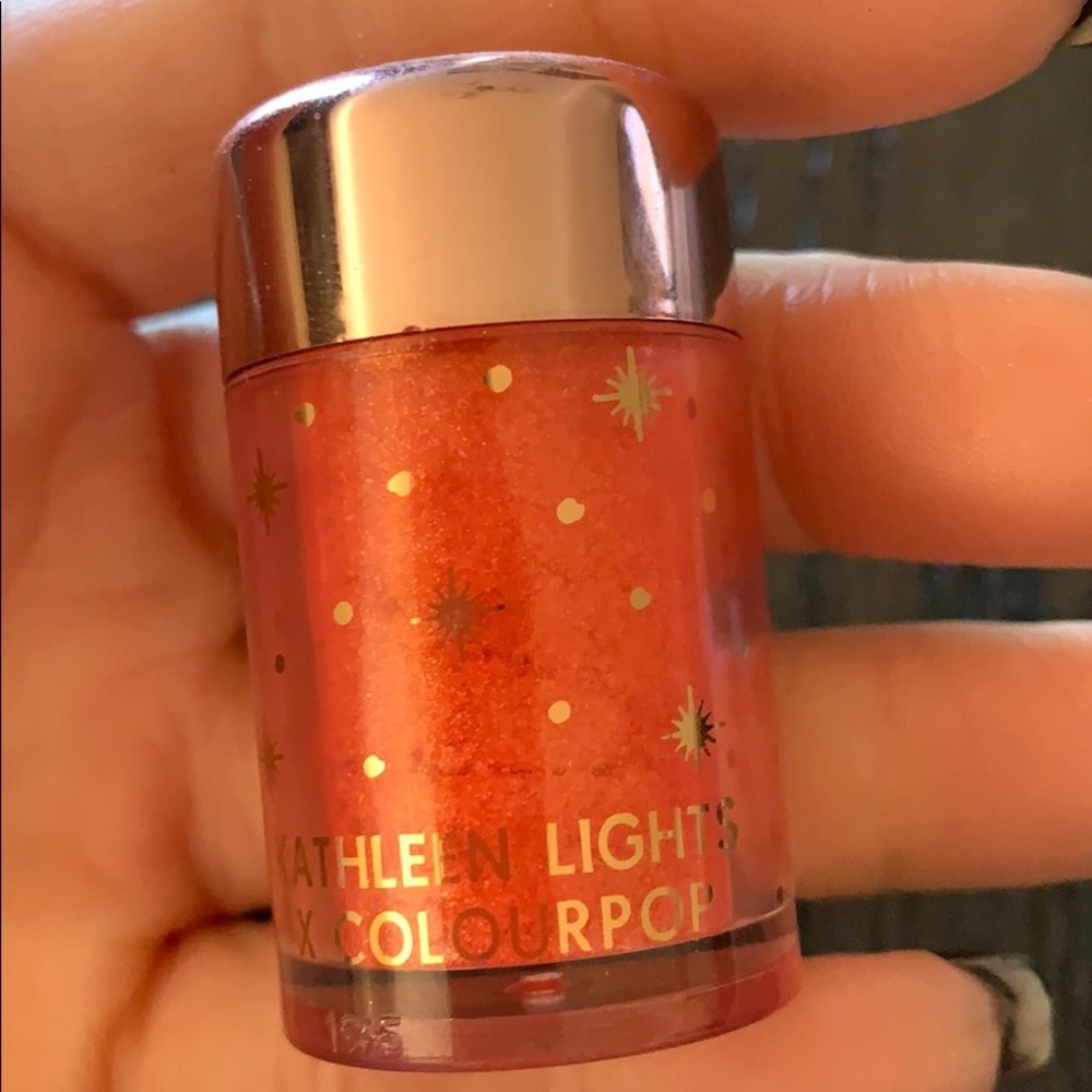 Loose pigment